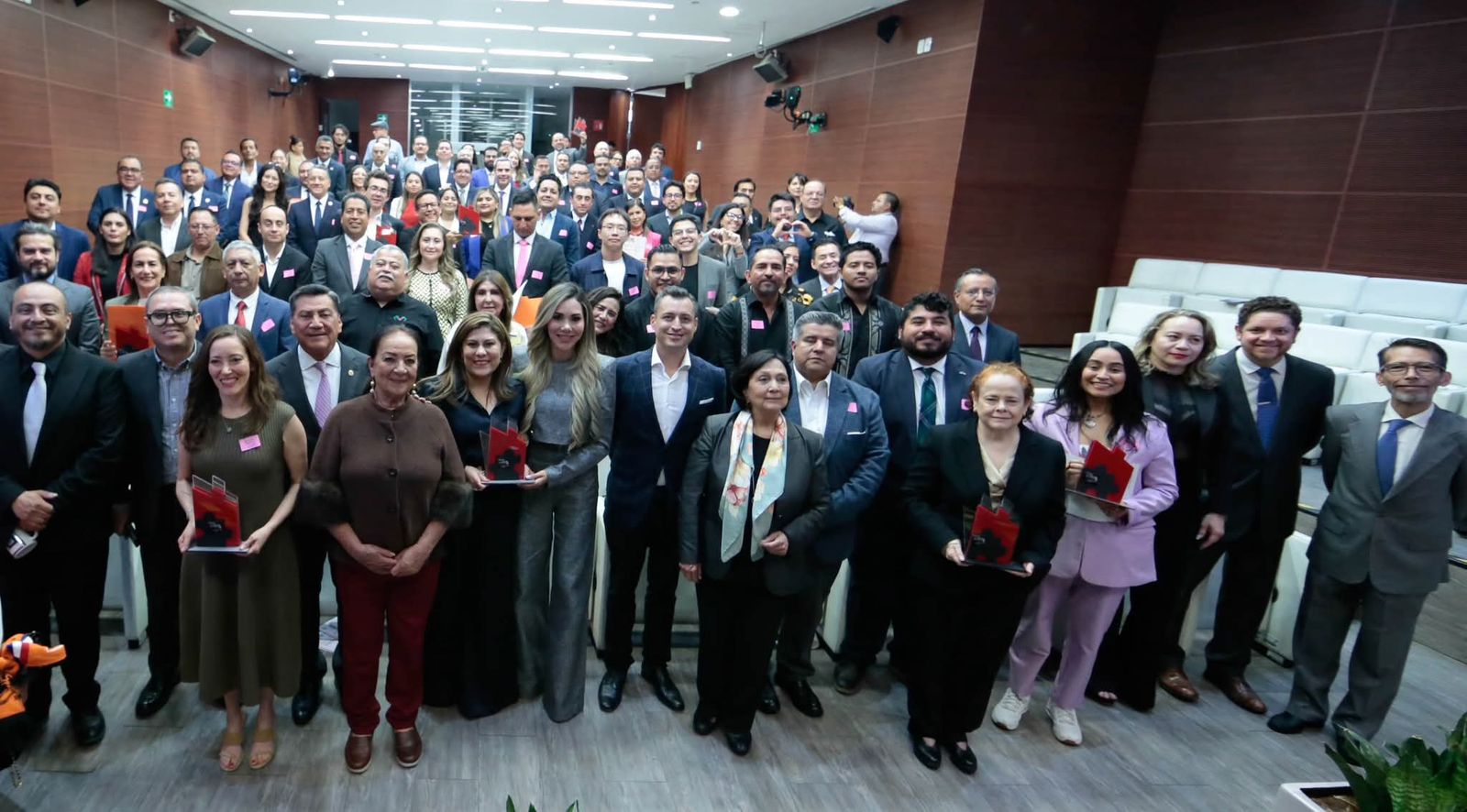Imagen principal del artículo Gobierno de Pepe Chedraui, referente en la protección de datos personales con perspectiva de género