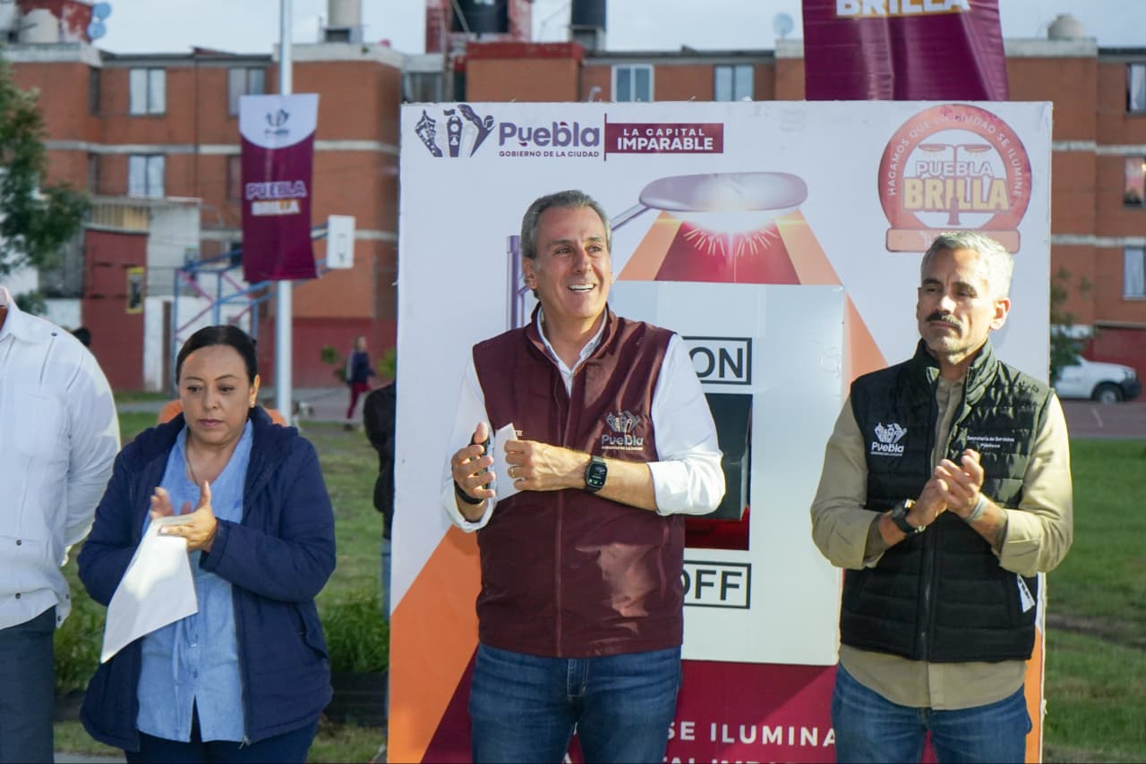 Imagen principal del artículo Inaugura Pepe Chedraui alumbrado público en Galaxia La Laguna con tecnología LED
