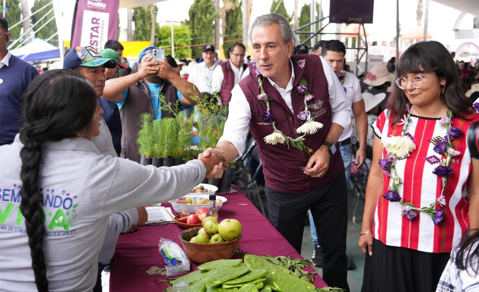 Imagen principal del artículo Garantiza Pepe Chedraui acceso a servicios y apoyos a familias de Canoa