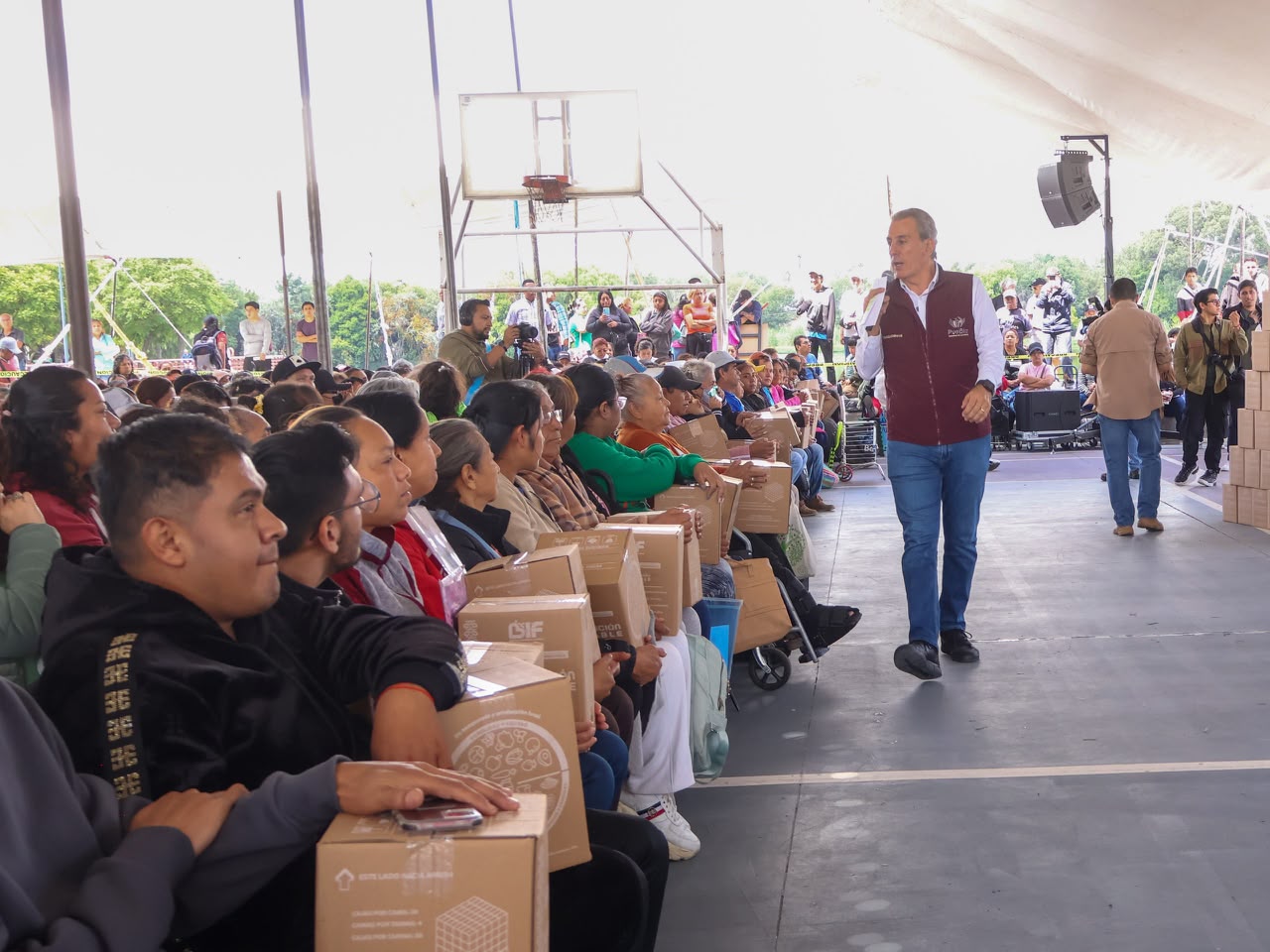 Imagen principal del artículo Pepe Chedraui entrega más de 10 mil despensas del programa “Alimentación Imparable” en la Laguna de Chapulco