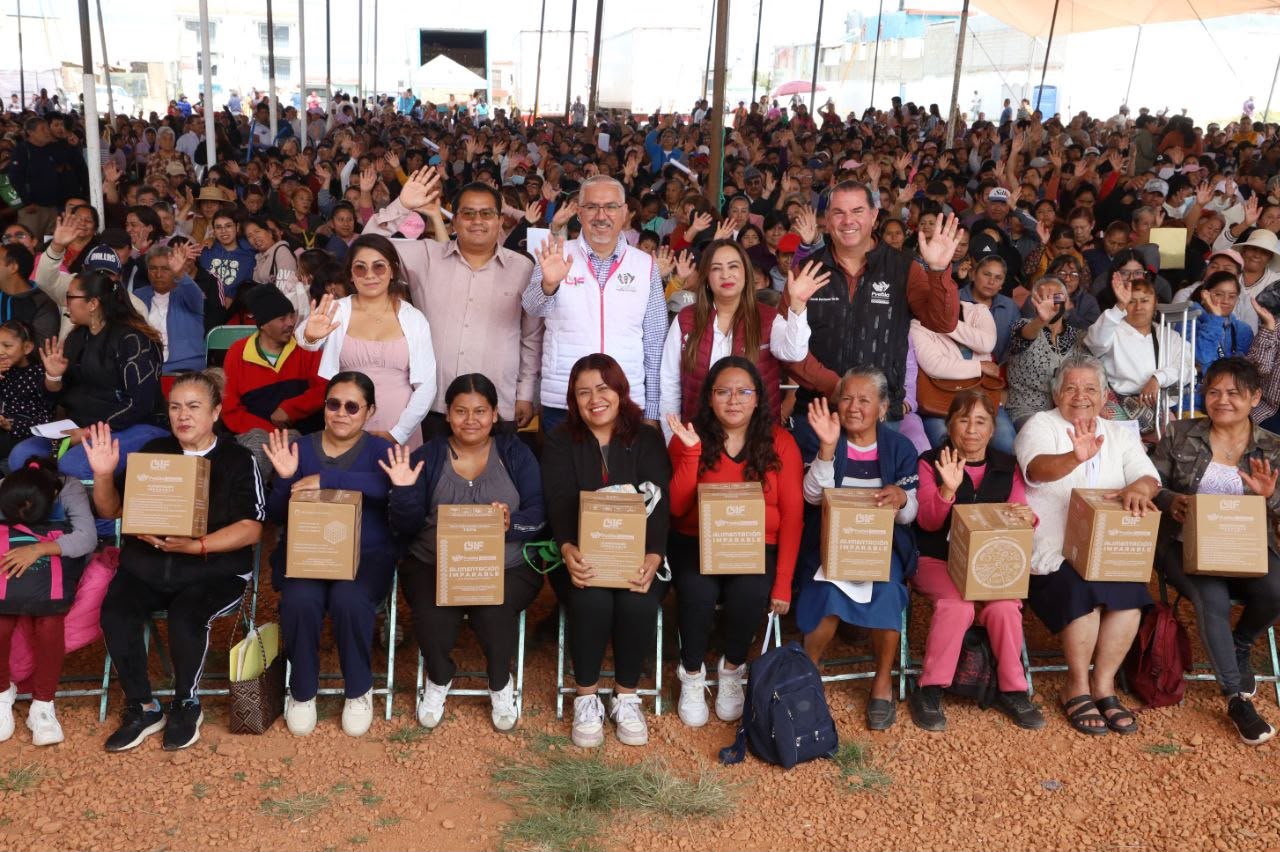 Imagen principal del artículo Gobierno de Pepe Chedraui entrega más de 11 mil despensas de Alimentación Imparable
