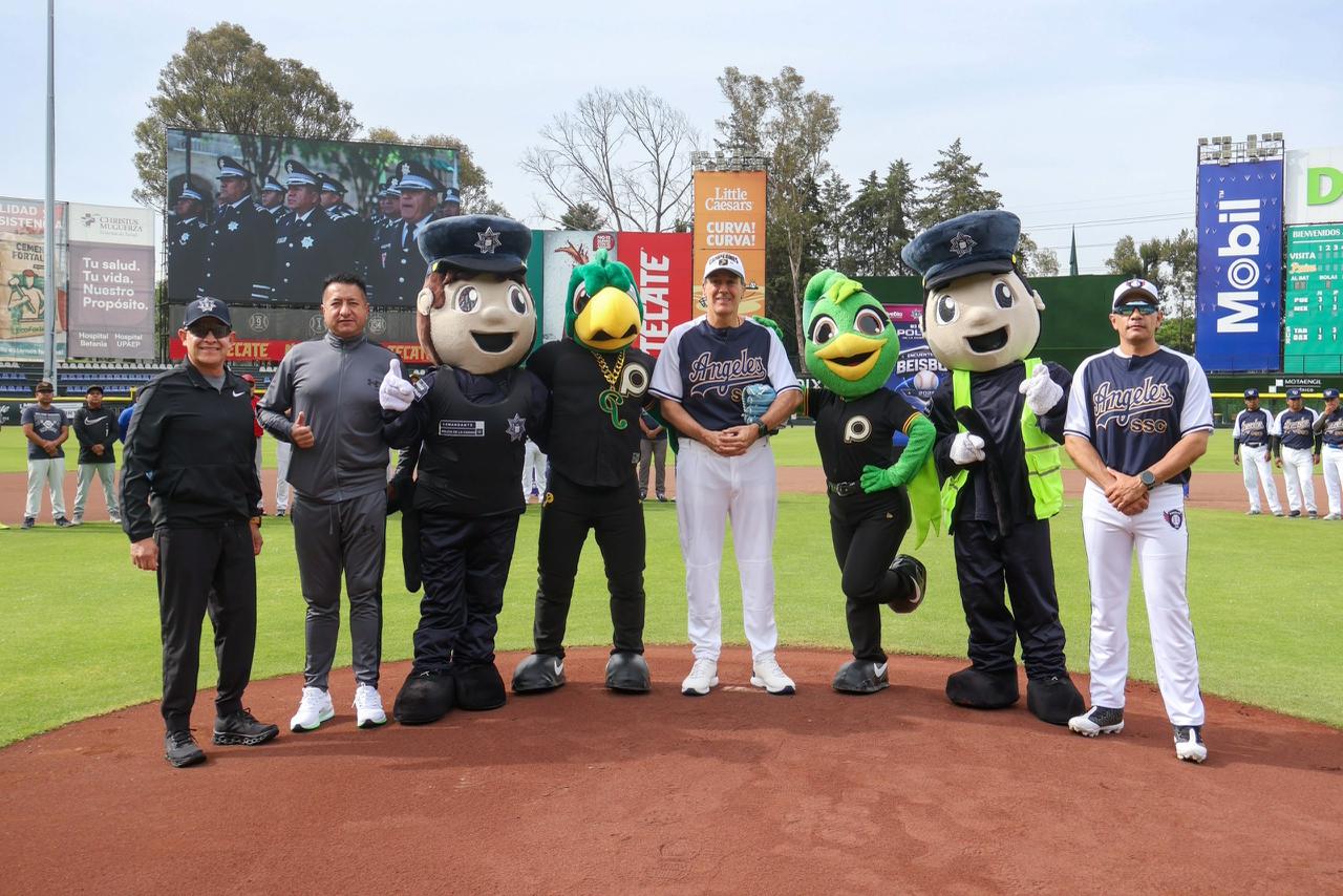 Imagen principal del artículo Encabeza Pepe Chedraui encuentro amistoso de béisbol entre Policía de la Ciudad y SSP Estatal