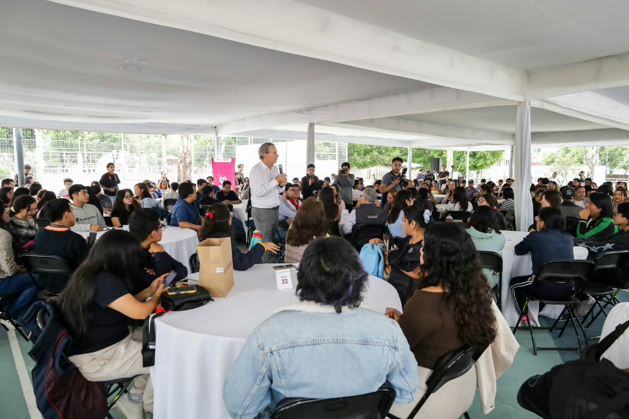 Imagen principal del artículo Pepe Chedraui comparte con las juventudes y reconoce su papel como Protagonistas de la Ciudad
